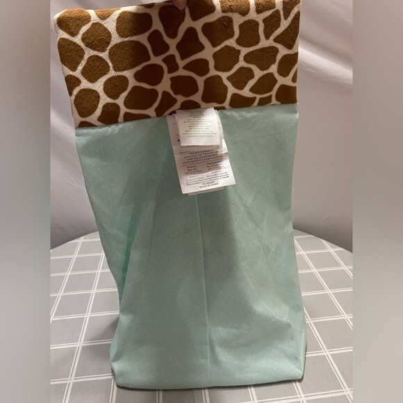 Lambs & Ivy Peek A Boo Jungle Cute Giraffe Diaper Stacker Hanging Storage - Picture 7 of 8